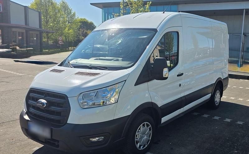 Używany Ford Transit 131 KM (96 kW) 2023 Biały Hatchback