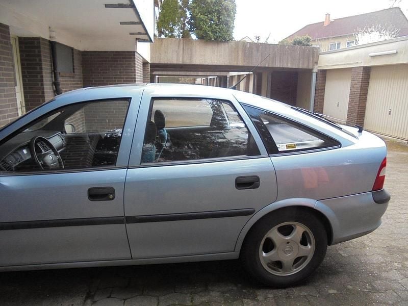 Gebraucht Opel Vectra 1996 Blau Kleinwagen