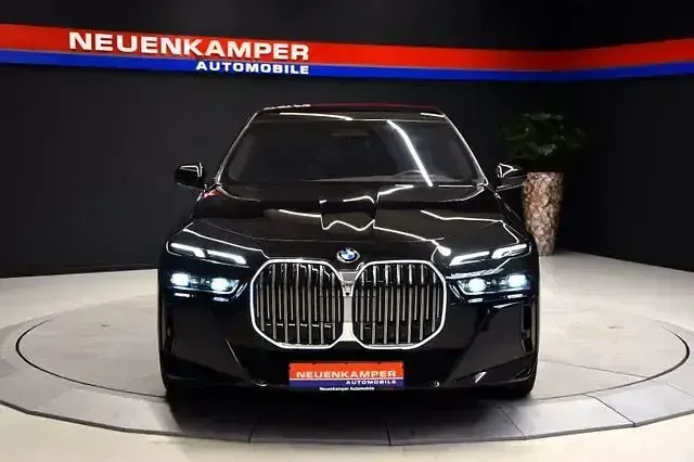 Gebraucht BMW 740 M Sport 286 PS (210 kW) 2024 Schwarz Limousine
