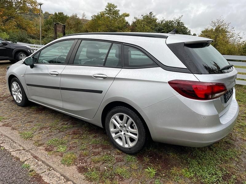 Gebraucht Opel Astra Edition 110 PS (80 kW) 2019 Silber Kombi