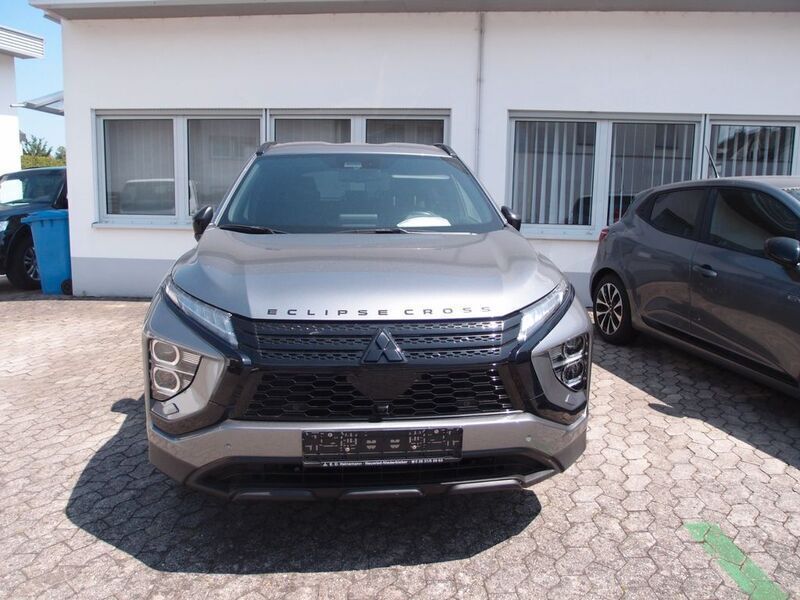 Grau Gebraucht 2023 Mitsubishi Eclipse Cross SUV | 27.900 € (Teuer) - Bild 1/4