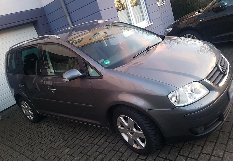 Gebraucht VW Touran 140 PS (102 kW) 2004 Grau Van / Kleinbus
