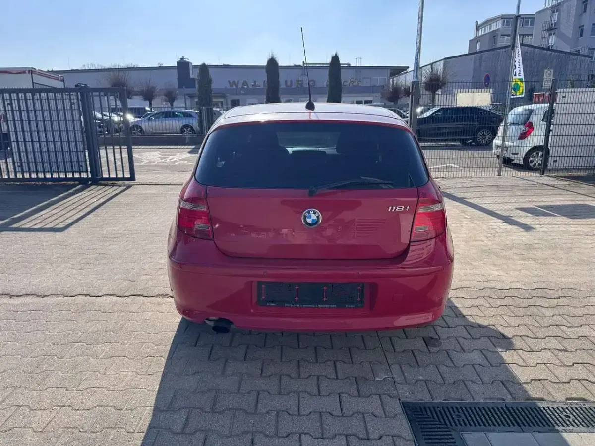 Używany BMW 118 Advantage 143 KM (105 kW) 2008 Czerwony Hatchback