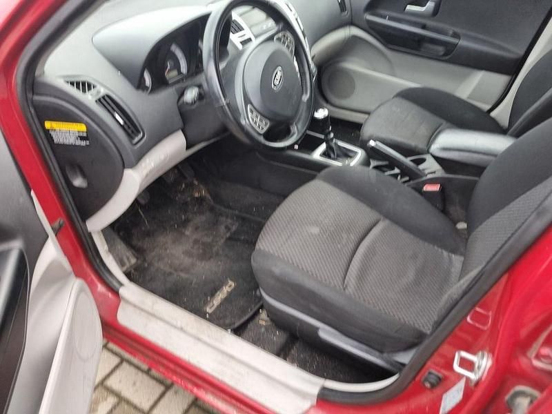 Usado Kia Ceed EX 90 HP (66 kW) 2007 Vermelho Citadino