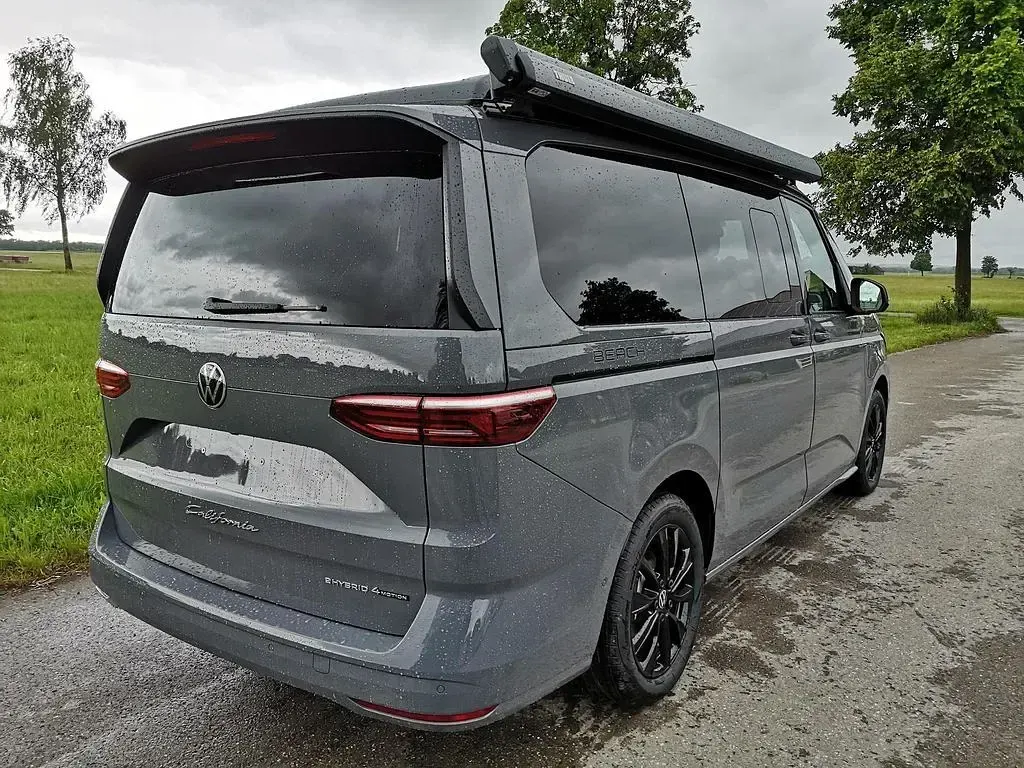 Neu VW California Beach 245 PS (180 kW) 2026 Grau Van