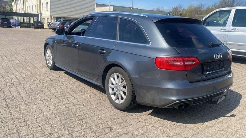 Gebraucht Audi A4 S-Line 177 PS (130 kW) 2012 Grau Kombi