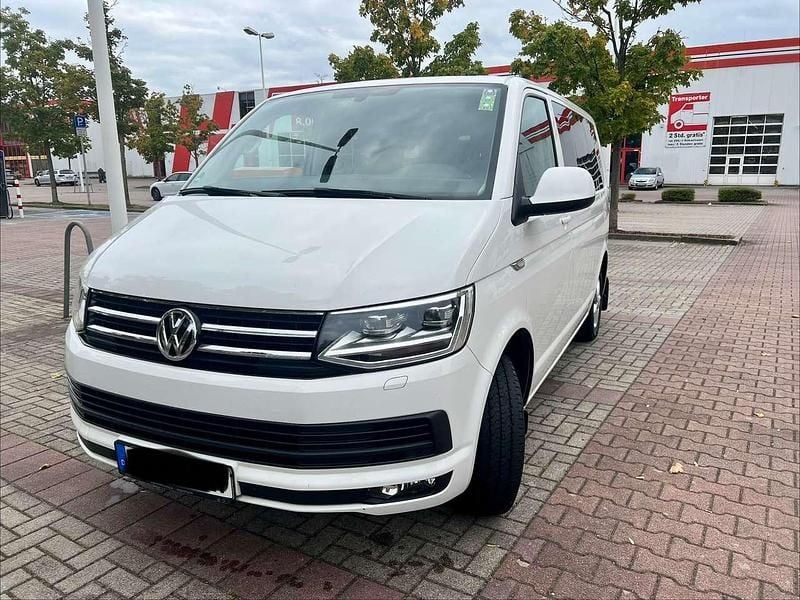 Weiß Gebraucht 2016 VW Caravelle Comfortline Van / Kleinbus | 17.500 € (Superpreis) - Bild 1/4