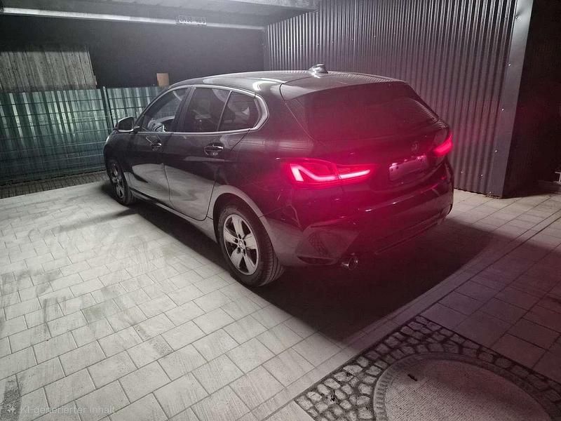 Gebraucht BMW 118 Advantage 136 PS (100 kW) 2022 Schwarz Kleinwagen