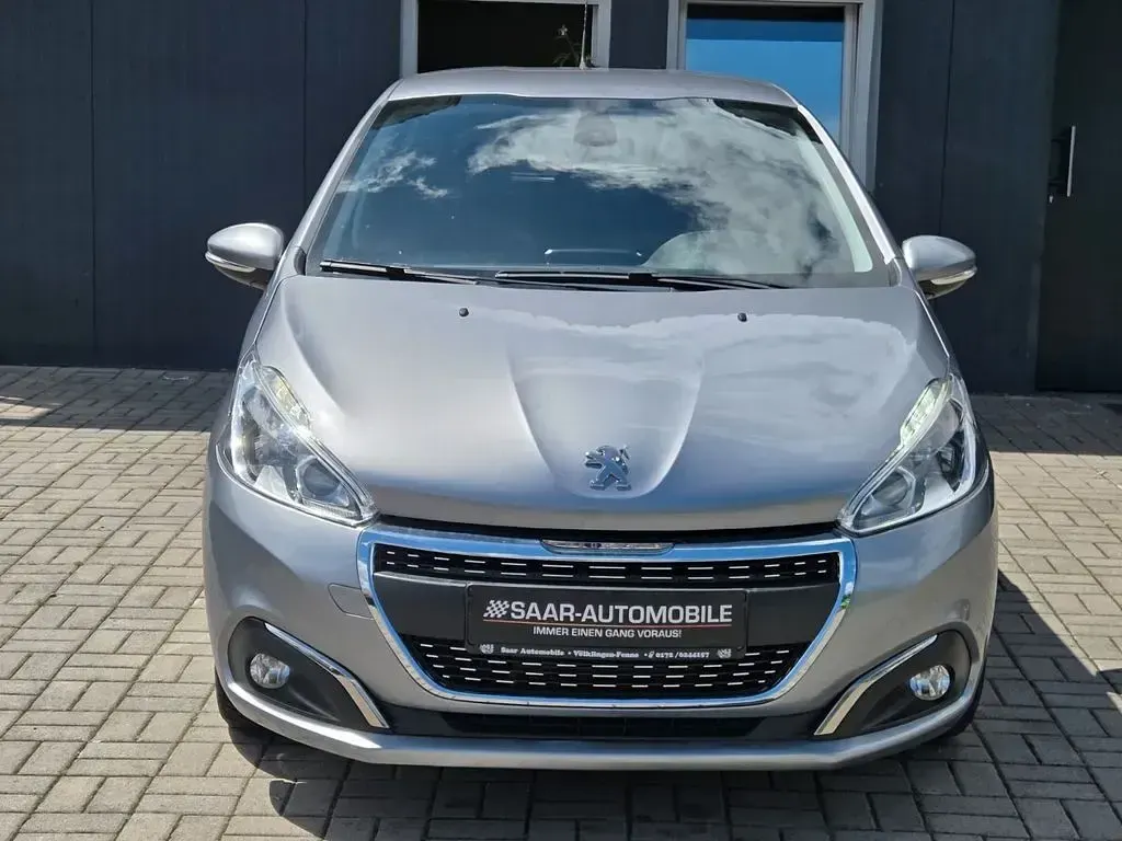 Gebraucht Peugeot 208 Active 110 PS (80 kW) 2019 Grau Kleinwagen
