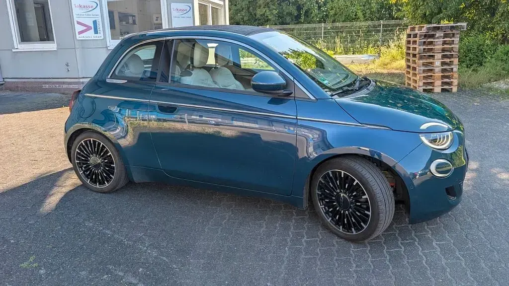 Gebraucht Fiat 500e La Prima 86 kW (118 PS) 2021 Grün Cabrio