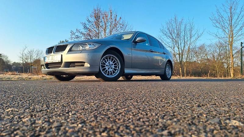 Gebraucht BMW 325 218 PS (160 kW) 2005 Silber Limousine