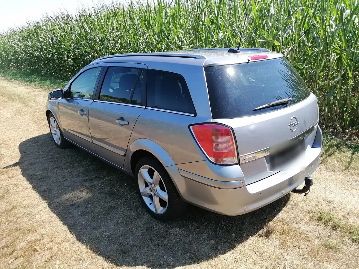 Gebraucht Opel Astra 105 PS (77 kW) 2005 Grau Kombi