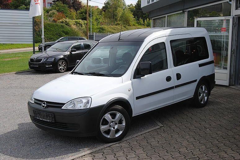 Weiß Gebraucht 2007 Opel Combo Van / Kleinbus | 2.990 € (Etwas zu teuer) - Bild 1/4