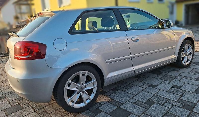 Gebraucht Audi A3 Attraction 102 PS (75 kW) 2008 Silber Kleinwagen