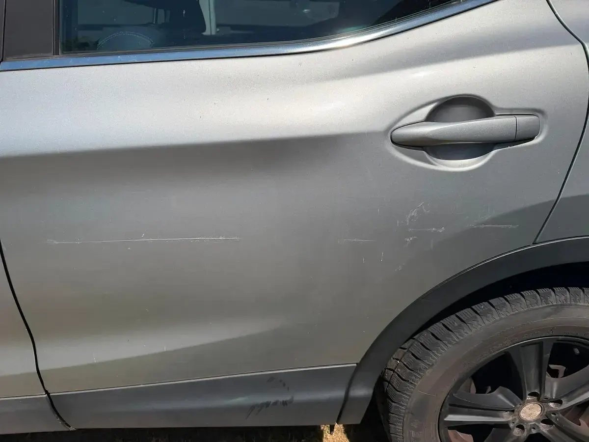 Gebraucht Nissan Qashqai 116 PS (85 kW) 2015 Silber SUV