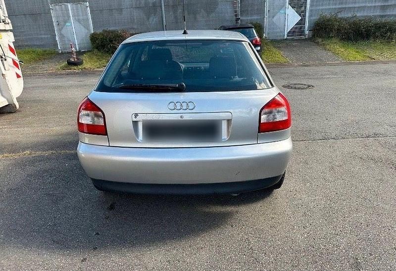 Gebraucht Audi A3 Ambiente 102 PS (75 kW) 2001 Silber Kleinwagen