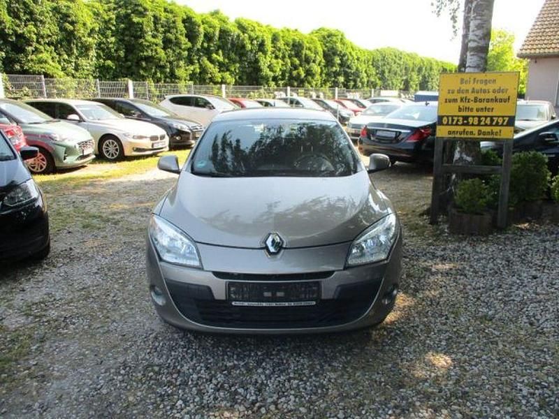 Gebraucht Renault Mégane Dynamique 131 PS (96 kW) 2012 Stone Limousine