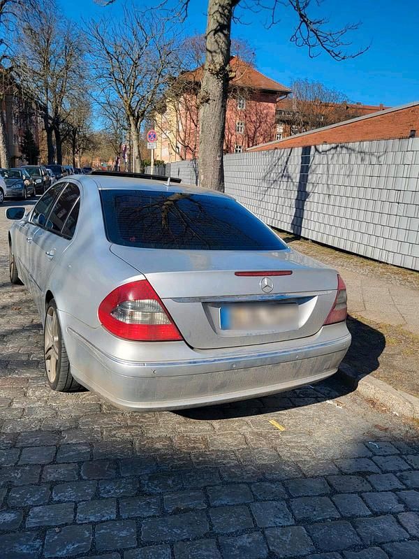 Gebraucht Mercedes E200 183 PS (134 kW) 2008 Silber Limousine
