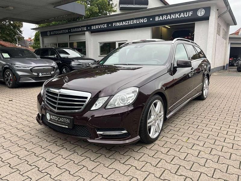 Braun Gebraucht 2012 Mercedes E300 AMG line Kombi | 11.550 € (Teuer) - Bild 1/4