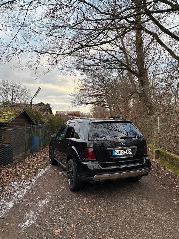 Schwarz Gebraucht 2008 Mercedes ML280 AMG SUV | 7.550 € (Guter Preis) - Bild 1/4