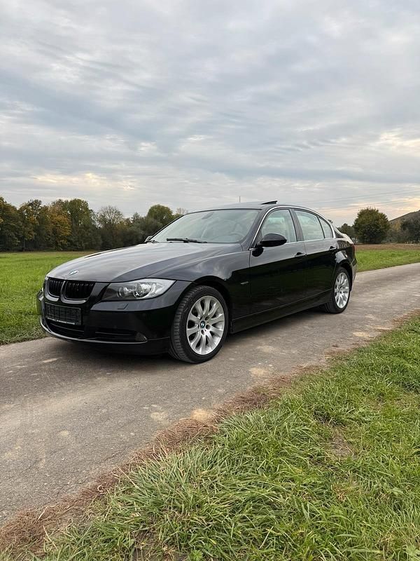 Schwarz Gebraucht 2005 BMW 325 Limousine | 8.499 € - Bild 1/4