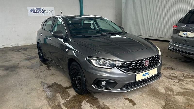 Gebraucht Fiat Tipo Lounge 120 PS (88 kW) 2017 Grau Limousine