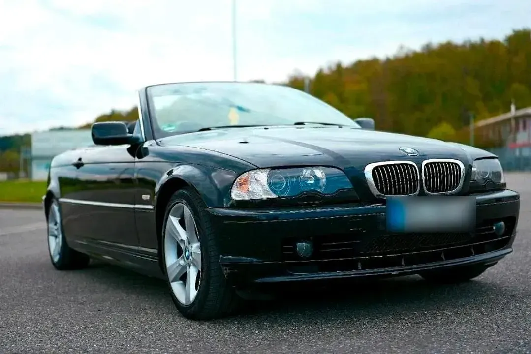 Gebraucht BMW 320 Cabriolet 170 PS (125 kW) 2001 Schwarz Cabrio