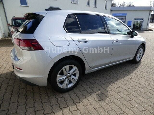 Gebraucht VW Golf VIII Life 131 PS (96 kW) 2020 Silber metallic Limousine