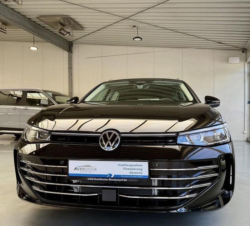 Schwarz Gebraucht 2025 VW Passat Elegance Kombi | 35.890 € (Superpreis) - Bild 1/4