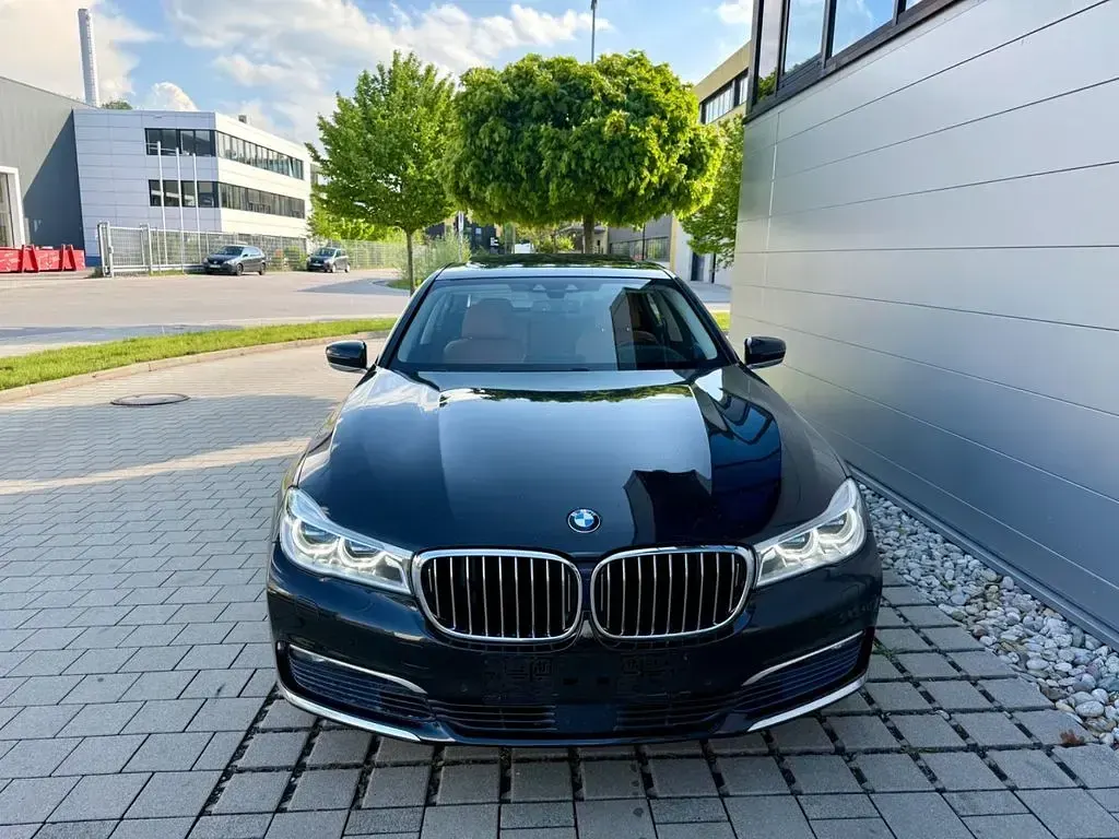 Gebraucht BMW 730 265 PS (194 kW) 2016 Schwarz Limousine