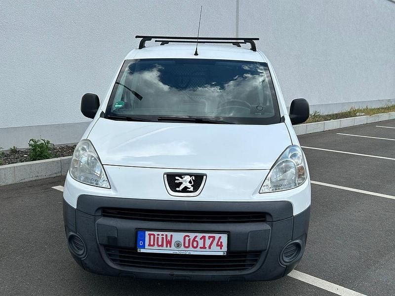Gebraucht Peugeot Partner Avantage 75 PS (55 kW) 2012 Weiß Van / Kleinbus