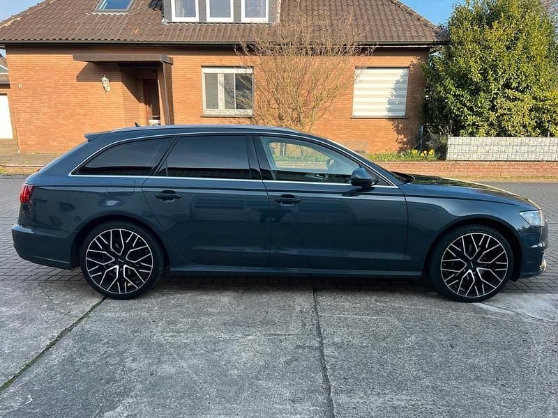 Gebraucht Audi A6 190 PS (139 kW) 2015 Blau Kombi