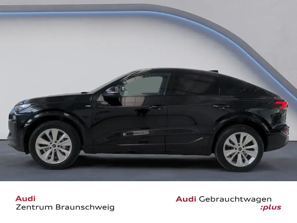Second-hand Audi Q6 Sportback e-tron Performance 225 kW (306 CP) 2025 Negru SUV