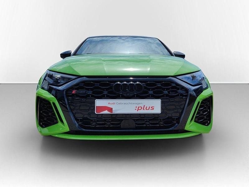 Gebraucht Audi RS3 Ambiente 400 PS (294 kW) 2024 Kyalamigrün Limousine