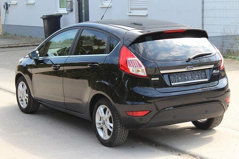 Gebraucht Ford Fiesta Titanium 101 PS (74 kW) 2017 Schwarz Limousine