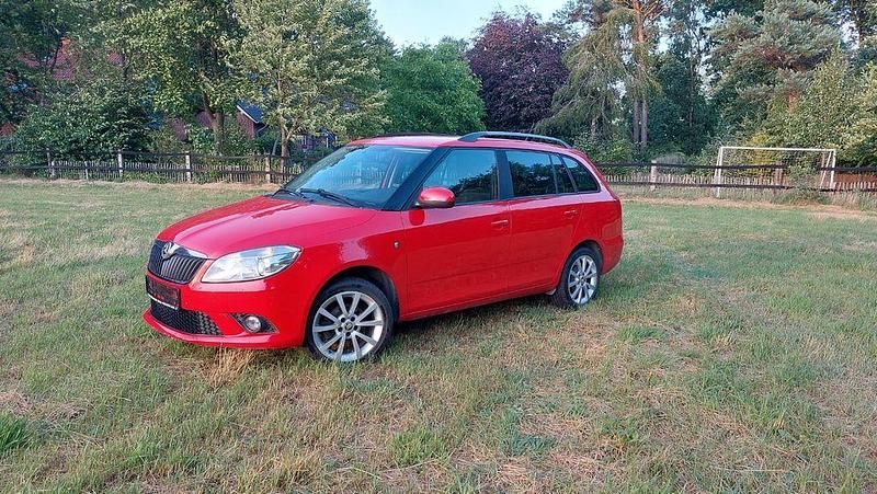 Rot Gebraucht 2014 Skoda Fabia Ambition Kombi | 3.990 € (Superpreis) - Bild 1/4