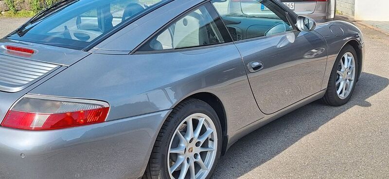 Grau Gebraucht 2001 Porsche 996 Coupé | 40.996 € (Etwas zu teuer) - Bild 1/4