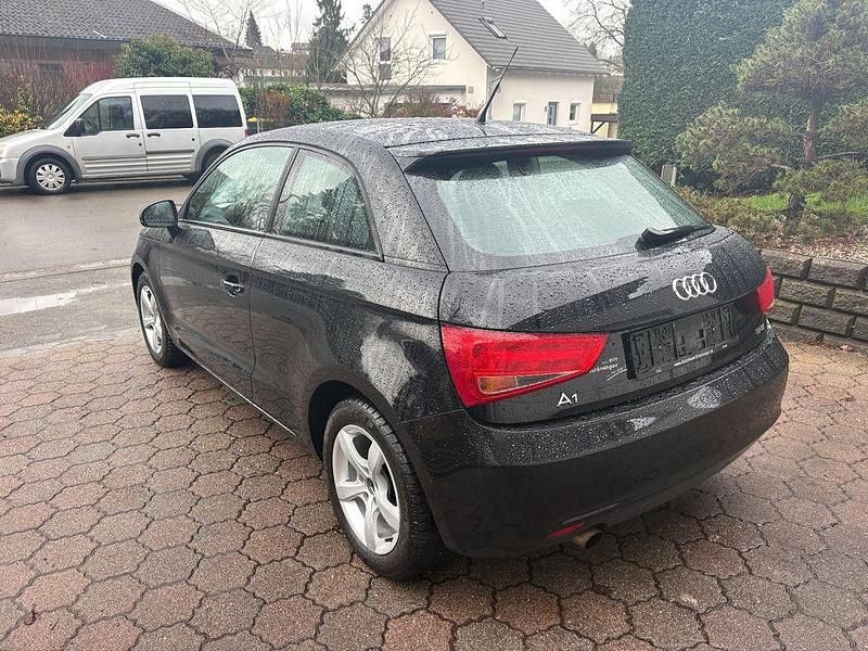 Gebraucht Audi A1 Attraction 86 PS (63 kW) 2010 Schwarz Kleinwagen
