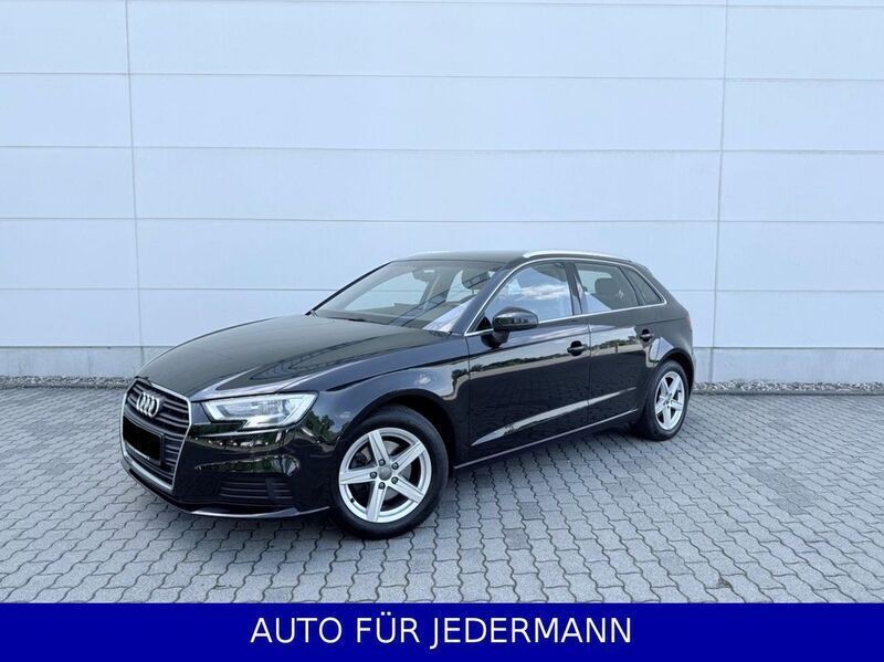 Schwarz Gebraucht 2017 Audi A3 Sportback Comfort Limousine | 14.480 € (Fairer Preis) - Bild 1/4