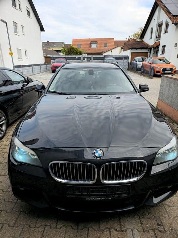 Schwarz Gebraucht 2011 BMW 520 Kombi | 4.500 € (Superpreis) - Bild 1/4