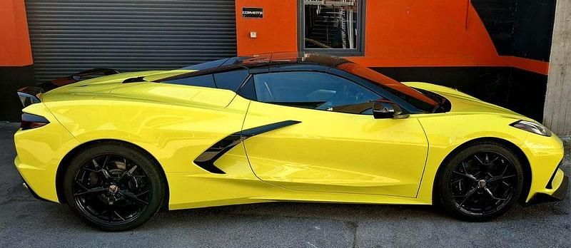 Second-hand Corvette C8 496 CP (364 kW) 2022 Galben Cabrio