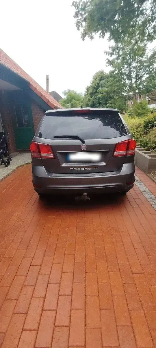 Gebraucht Fiat Freemont 140 PS (102 kW) 2011 Grau SUV