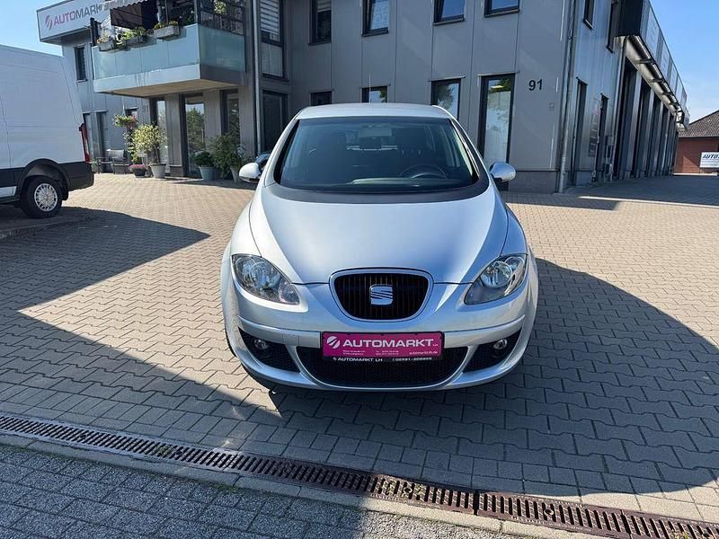 Silber Gebraucht 2006 Seat Toledo Stylance Limousine | 4.990 € (Fairer Preis) - Bild 1/4