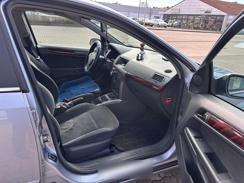 Gebraucht Opel Astra 95 PS (69 kW) 2004 Silber Kleinwagen