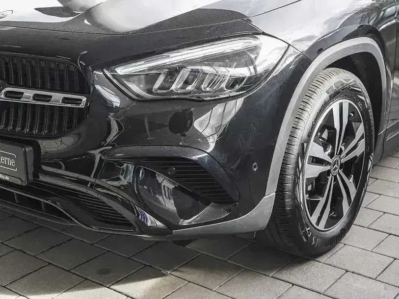 Gebraucht Mercedes GLA220 Progressive 190 PS (139 kW) 2024 Lack kosmosschwarz SUV