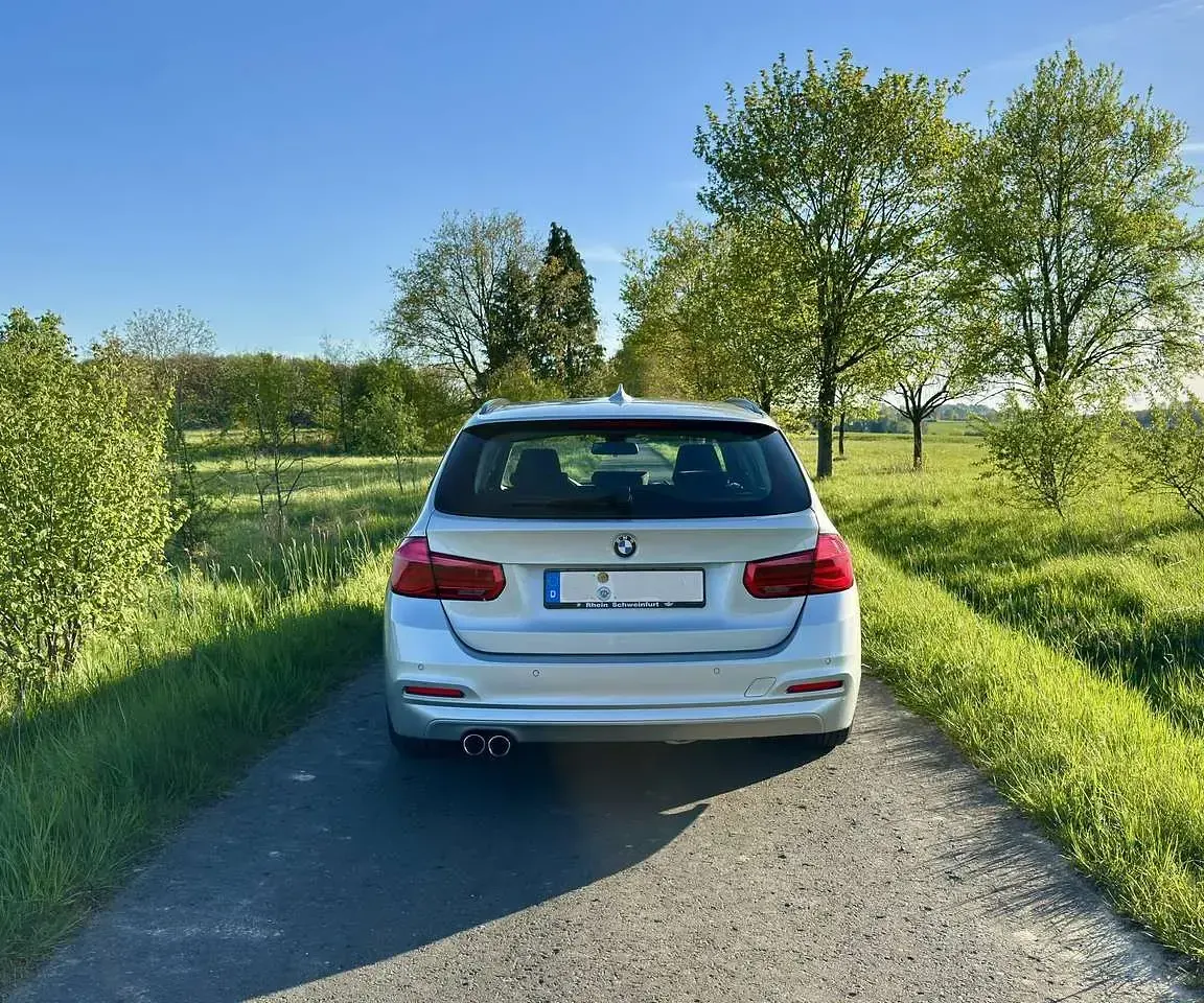 Gebraucht BMW 320 Efficient Dynamics 163 PS (119 kW) 2018 Silber Kombi