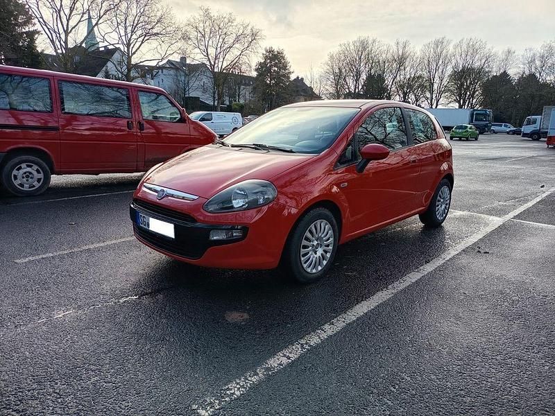 Gebraucht Fiat Punto 69 PS (50 kW) 2012 Rot Kleinwagen