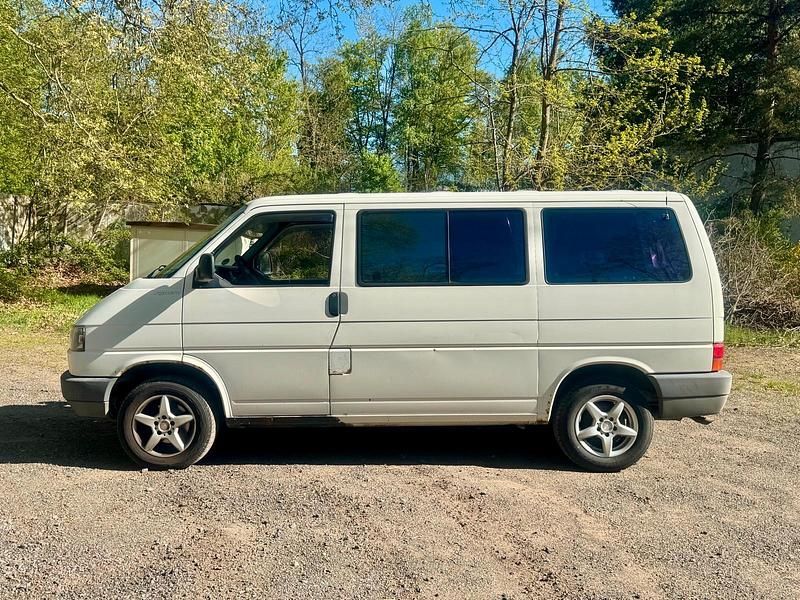 Grün Gebraucht 1995 VW T4 Van | 4.999 € - Bild 1/4