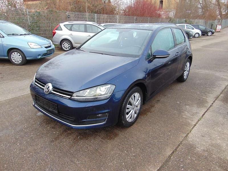 Night blue metallic Gebraucht 2013 VW Golf VII Highline Limousine | 12.499 € (Fairer Preis) - Bild 1/4