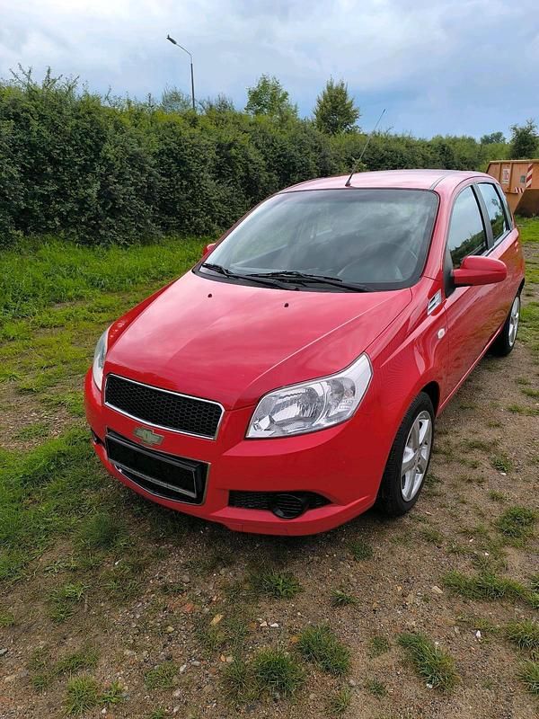Rot Gebraucht 2009 Chevrolet Aveo Limousine | 2.000 € (Fairer Preis) - Bild 1/4
